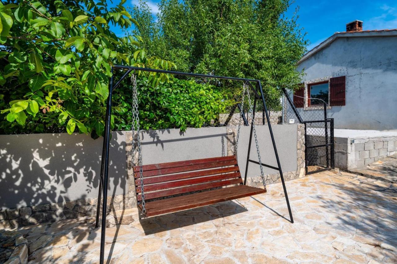 Villa Eagle Бенковац Екстериор снимка