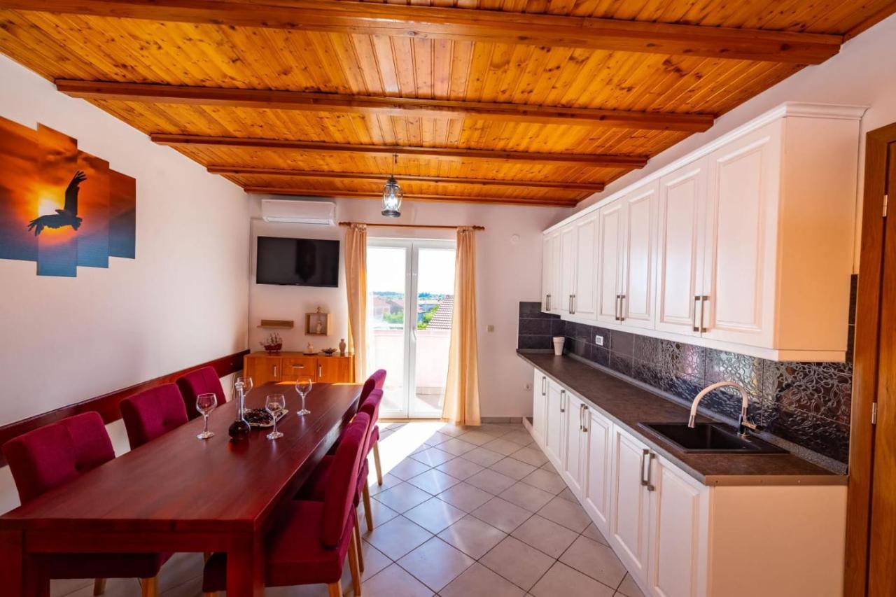 Villa Eagle Бенковац Екстериор снимка