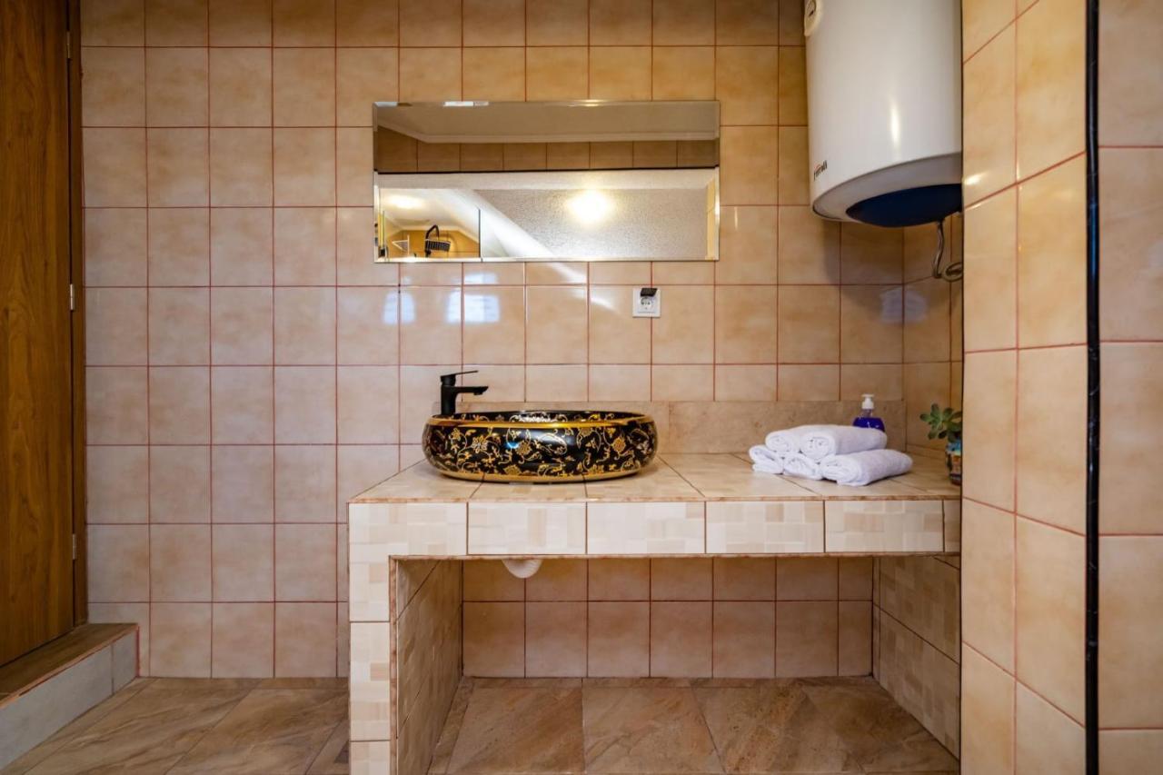 Villa Eagle Бенковац Екстериор снимка